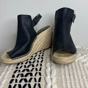 Seychelles wedges